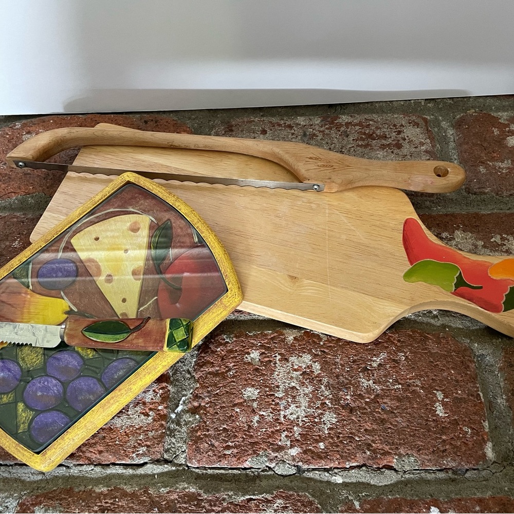 Cheese & baguette cutting boards w/cutters